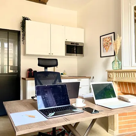 Apartment De Charme Bien Equipe - Matelas De Qualite - Proche De La Gare Et De Versailles *